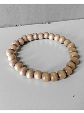 🔴 5 for $10 ONE Elegant Beige Cream Wooden Beaded Stretchy Bracelet